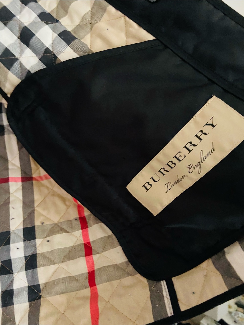 Burberry Diamond Quilted Barn Jacket Black w/Burberry Plaid lining . - Picture 5 of 12